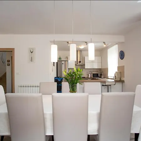 Villa Pistine - With Private Pool For 8 Near