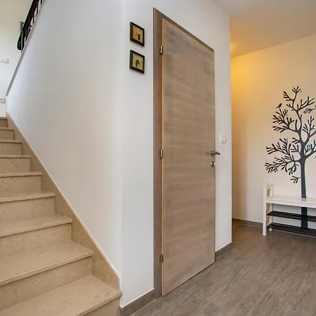 Pistine - With Private Pool For 8 Near Rovinj