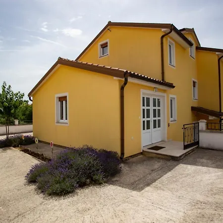 Willa Pistine - With Private Pool For 8 Near *