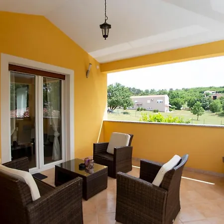 Villa Pistine - With Private Pool For 8 Near