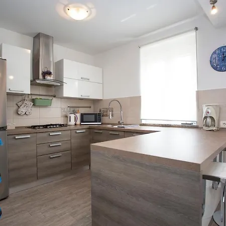 Pistine - With Private Pool For 8 Near Villa *