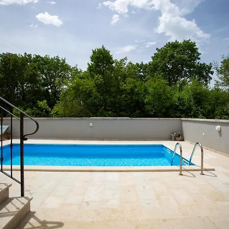 Pistine - With Private Pool For 8 Near Willa Rovinj