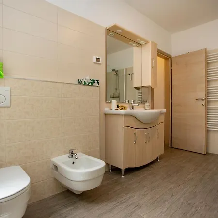 Pistine - With Private Pool For 8 Near Villa *