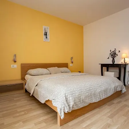 Pistine - With Private Pool For 8 Near * Ρόβινι