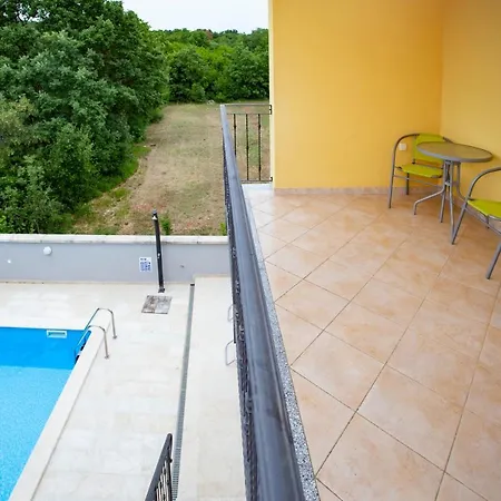 Pistine - With Private Pool For 8 Near Villa