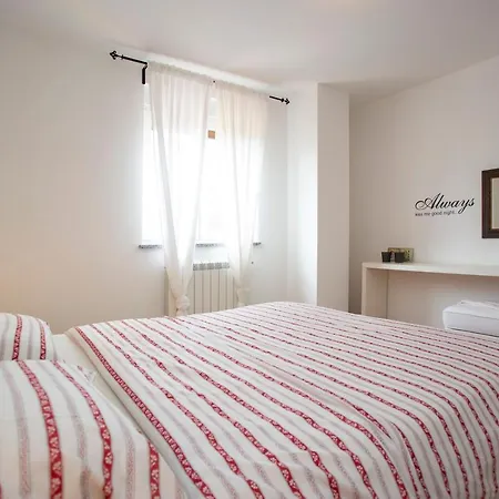 Pistine - With Private Pool For 8 Near * Ρόβινι