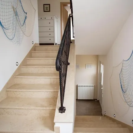 Pistine - With Private Pool For 8 Near