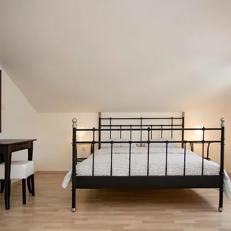Villa Pistine - With Private Pool For 8 Near