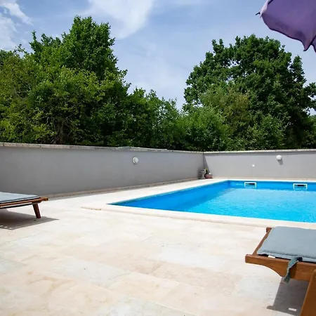 Pistine - With Private Pool For 8 Near Rovinj