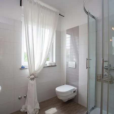 Villa Pistine - With Private Pool For 8 Near