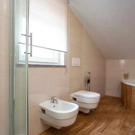 Pistine - With Private Pool For 8 Near Villa *