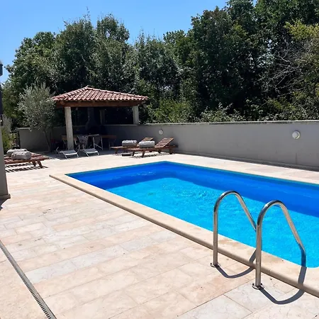 Willa Pistine - With Private Pool For 8 Near *