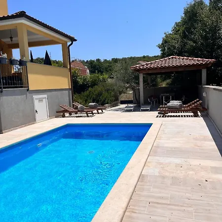 Willa Pistine - With Private Pool For 8 Near *